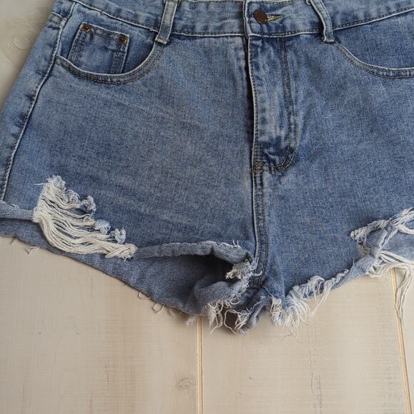 Wear Jeans Distressed Mid Wash High Rise Cut Off Jeans Shorts Size Medium - Picture 3 of 7